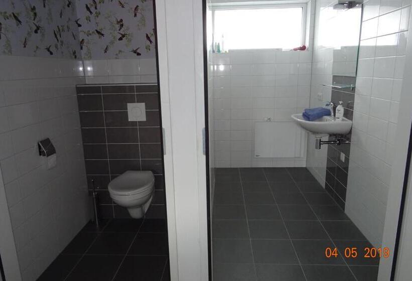 اتاق خانوادگی, B&b Snekerpoort