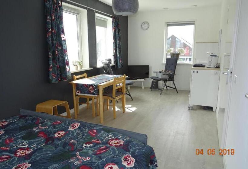 اتاق خانوادگی, B&b Snekerpoort
