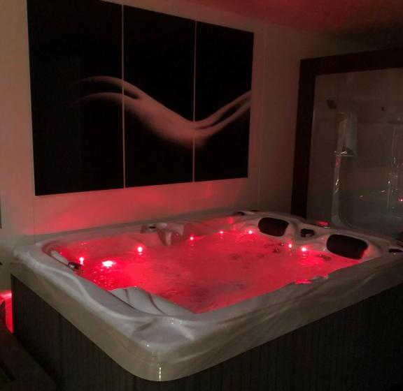 Студия Стандарт, Spabyelleetlui Spa Rouge Ou Bleu