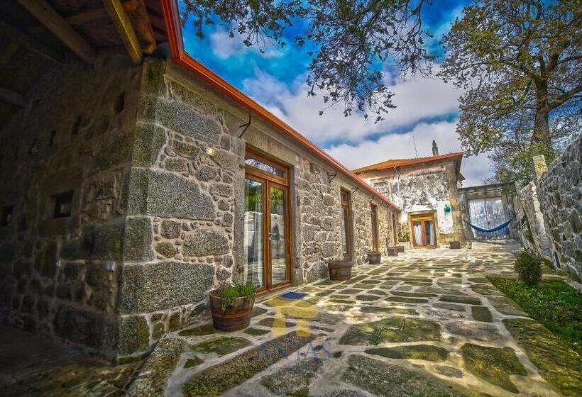 اتاق استاندارد سه نفره, Antas Guest House