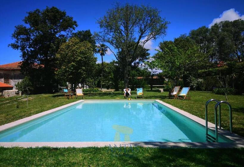 اتاق استاندارد سه نفره, Antas Guest House
