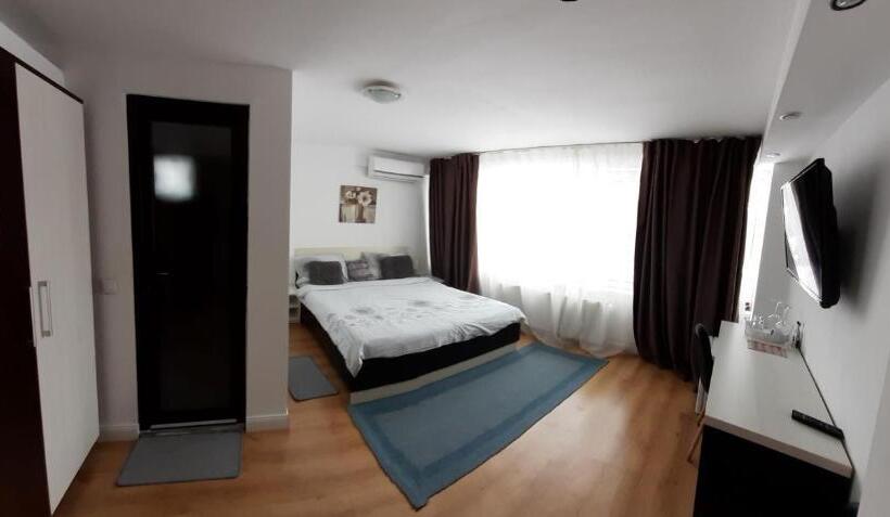 Номер Стандарт, 4 Seasons Apartments