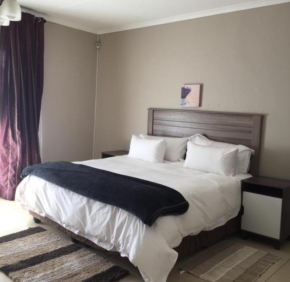 اتاق لوکس, African Kingdom Guest House
