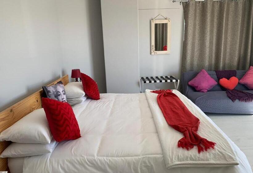 Люкс Deluxe Кровать Кинг, Oceansnest Guest House