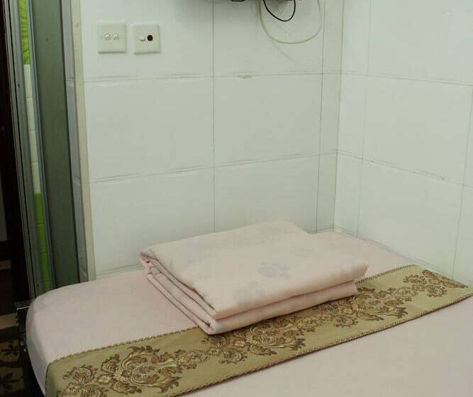 اتاق استاندارد, Om Guest House