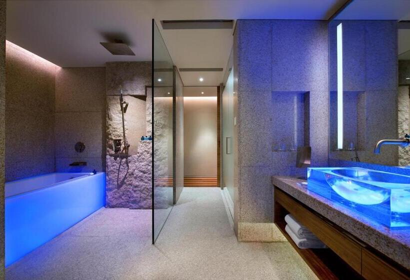 اتاق لوکس با تخت بزرگ, Andaz Xintiandi, Shanghai, By Hyatt
