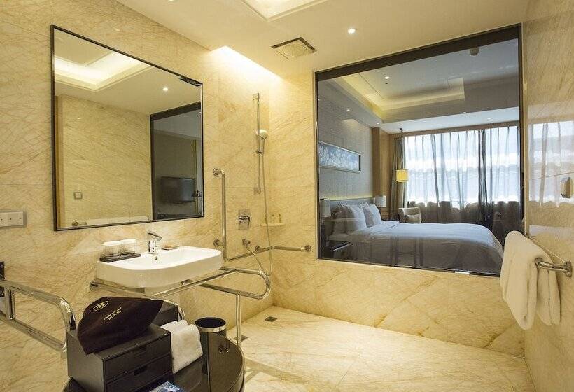 Номер Стандарт, Hilton Guangzhou Baiyun   Free Shuttle And Phase 1 Registration Service Available For Canton Fair Pe