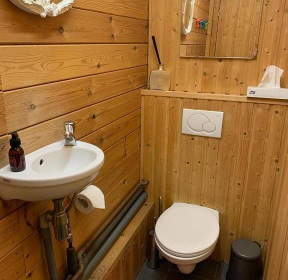 이코노미 룸, Puur B&b