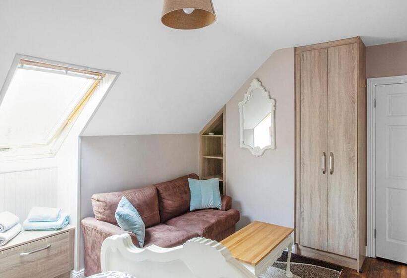 Номер Deluxe, The Ridgewood Lodge