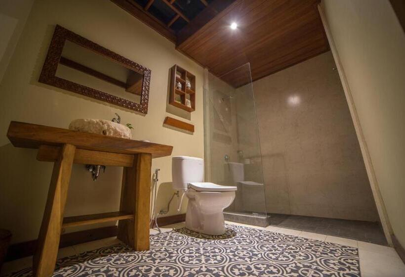 带阳台的豪华间, Mirah Guest House