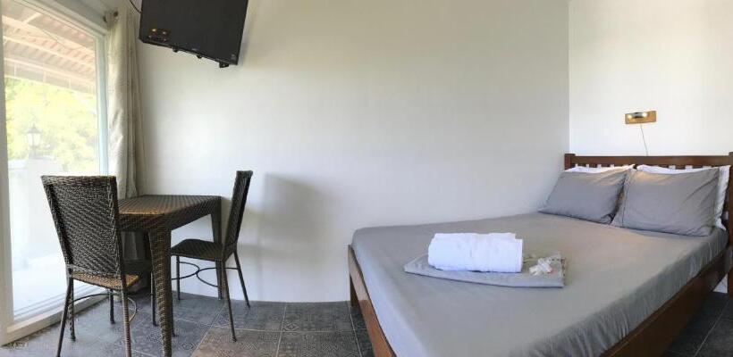 Номер Стандарт с Балконом, Victoria S Bed & Breakfast