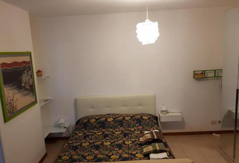 استودیو استاندارد با تخت کینگ, Casa Nadia