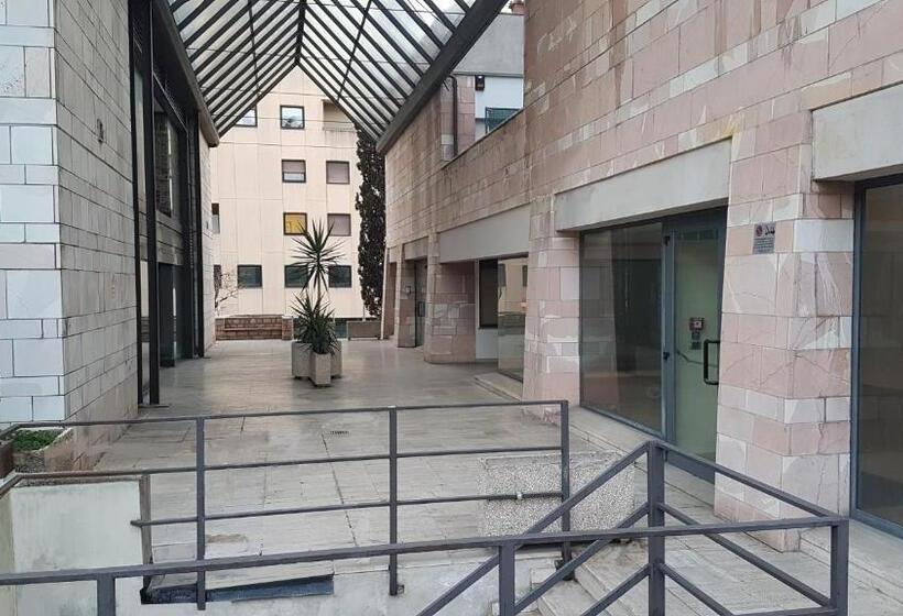 استودیو استاندارد با تخت کینگ, Casa Nadia