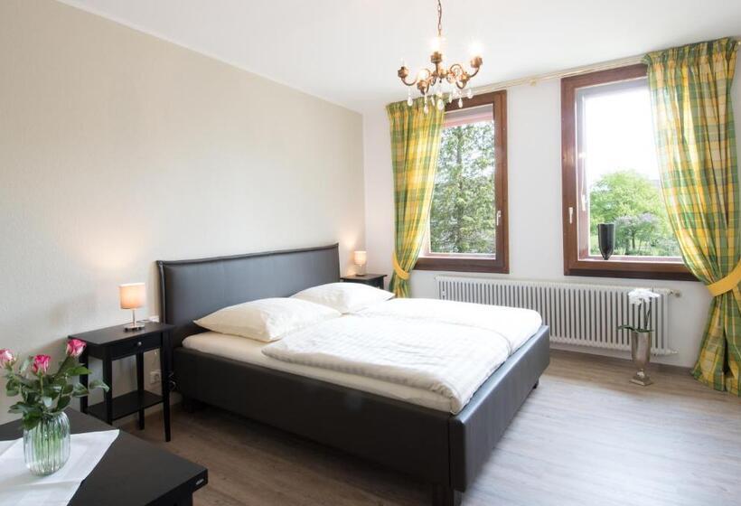 标准间, Altes Forsthaus