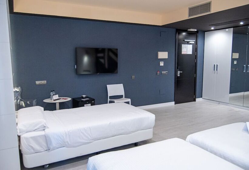 身障者適用スタンダードルーム, Malaga Nostrum Airport