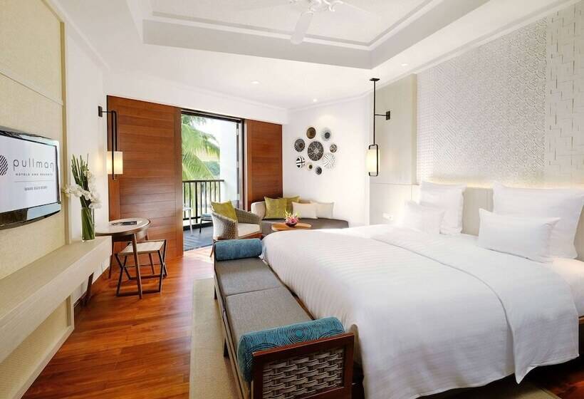 带阳台的高级房间, Pullman Danang Beach Resort