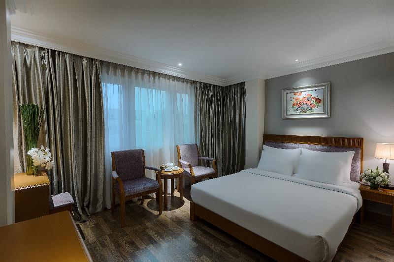 Suite, Silverland Sil