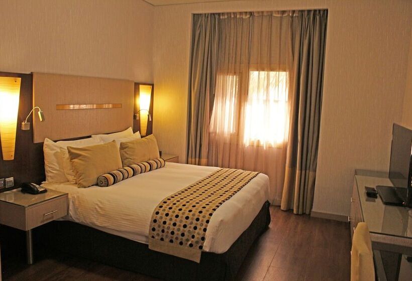 Номер Executive, Time Grand Plaza Hotel, Dubai Airport