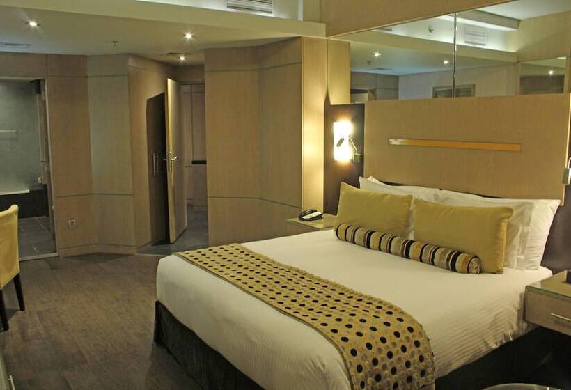 Номер Executive, Time Grand Plaza Hotel, Dubai Airport
