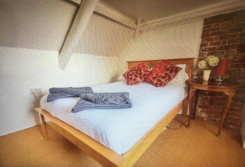 Номер Стандарт, Drang House All Rooms Have Stairs
