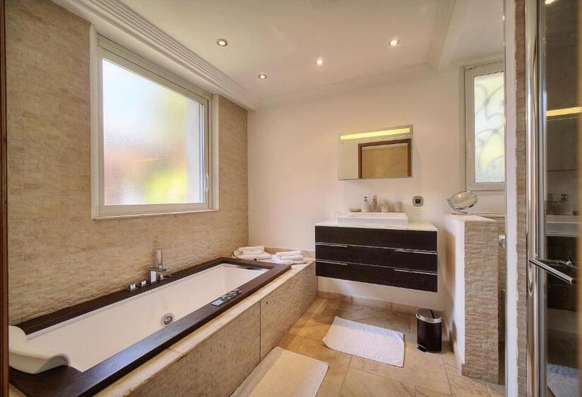 Номер Стандарт с Гидромассажем, Havre De Paix 5 étoiles Prestige Jacuzzi, Hammam, Sauna, Piscine Chauffée Mougins Cannes Grasse