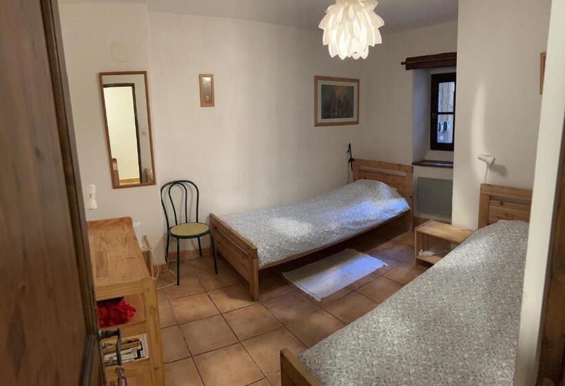 Номер Стандарт, Gîte De La Tour