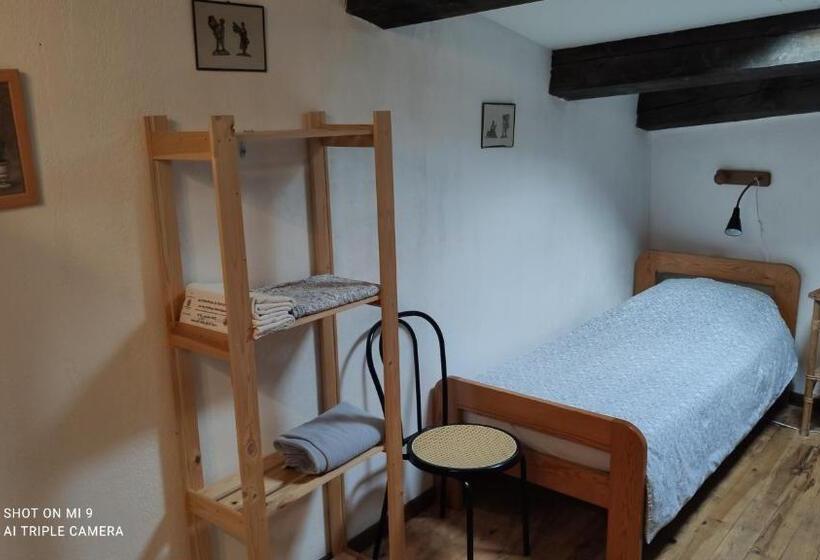 Номер Стандарт Трехместный, Gîte De La Tour