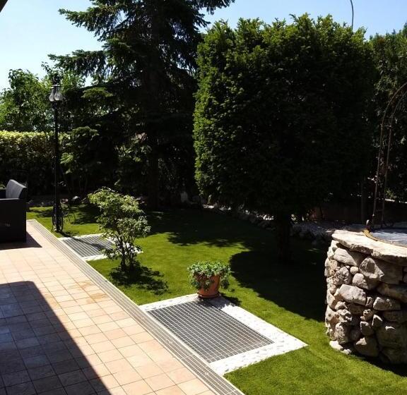 اتاق اکونومی, Affittacamere La Madonnina
