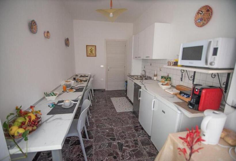 Номер Стандарт, B&b Cardedu