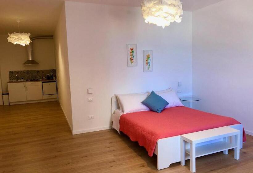 Standard Room King Size Bed, Mondello Beach   Rooms By The Sea