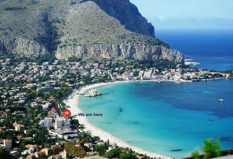Standard Room King Size Bed, Mondello Beach   Rooms By The Sea