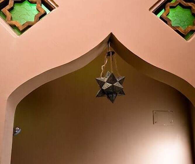 اتاق استاندارد سه نفره, Alf Leila Boutique