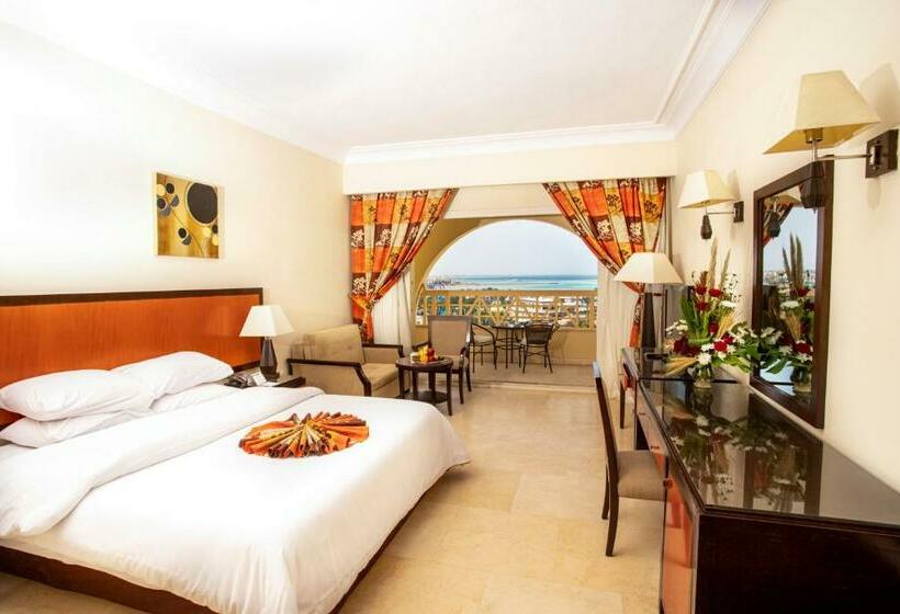 اتاق اساندارد با چشم‌انداز جانبی به دریا, Amc Royal Hotel & Spa