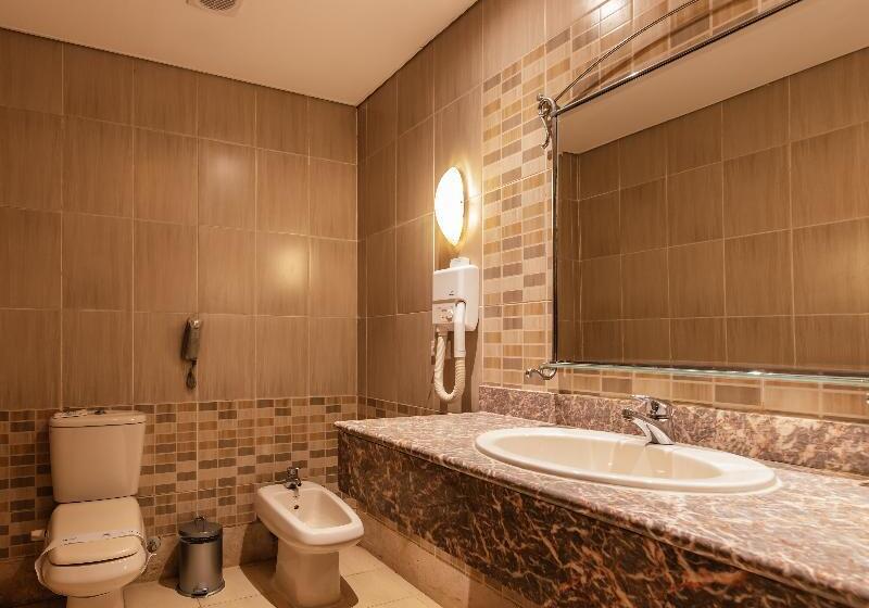 اتاق استاندارد با چشم‌انداز استخر, Amc Royal Hotel & Spa
