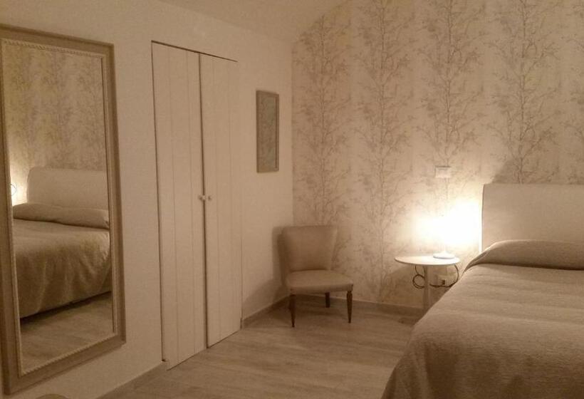이코노미 룸, Novecento Charming Room