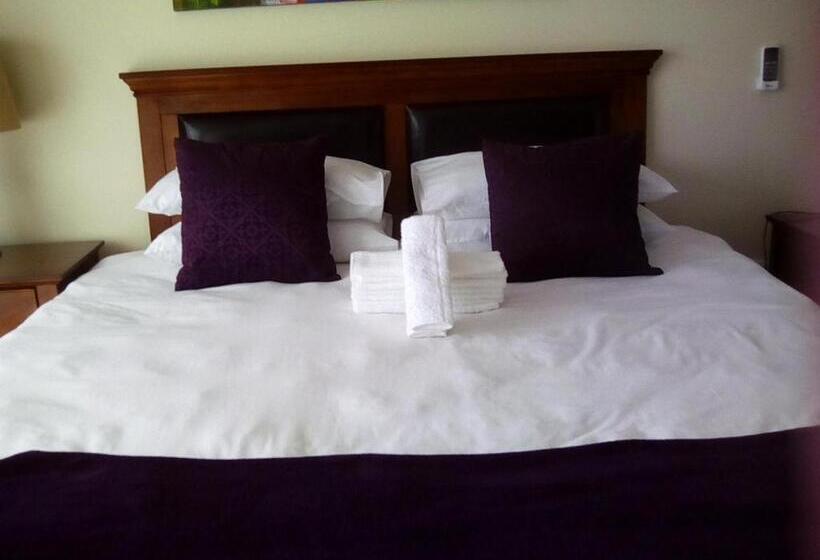 Люкс Deluxe Кровать Кинг, Lucolo Palace B&b   Mthatha