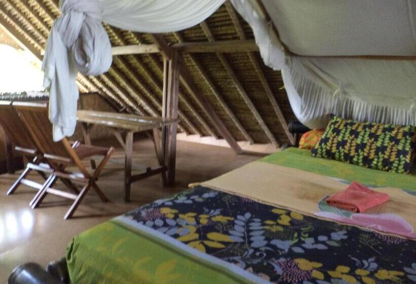 Семейный Номер, Topi Inn