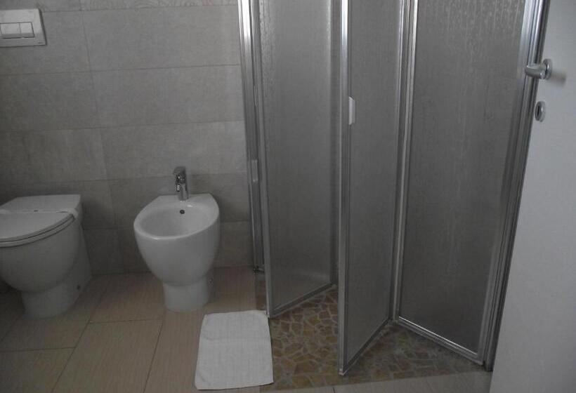 اتاق استاندارد سه نفره, B&b Olganna