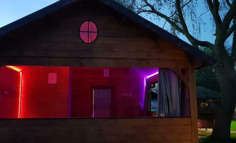 Люкс Кровать Кинг, Het Filipijns Slaaphuisje