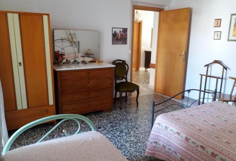 Economy Triple Room, Sa Nuche