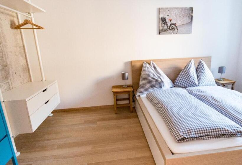 Апартаменты 3 Спальни, Fleischerei   Apartments, Cafe & Weinbar