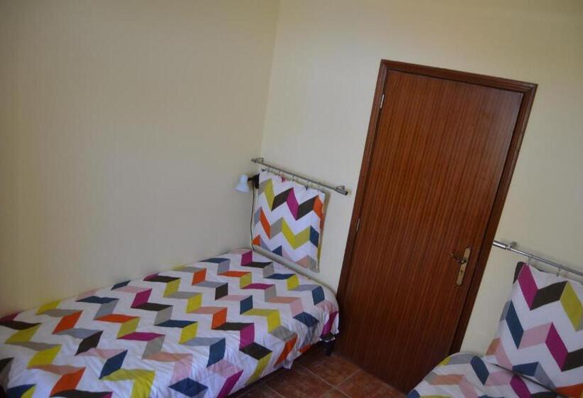 Кровать в Общей Комнате, Hostel Casal São João