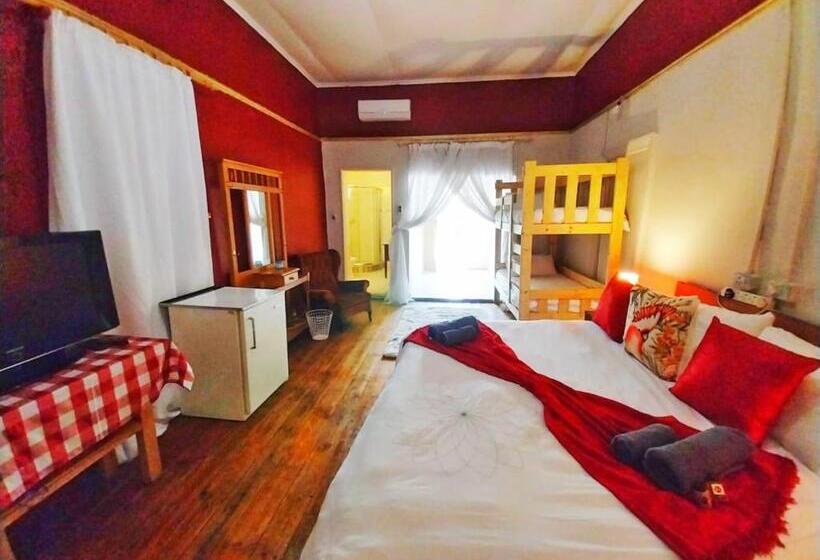 Семейный Номер, Bun Clody Manor   Guest House & Coffee Shop