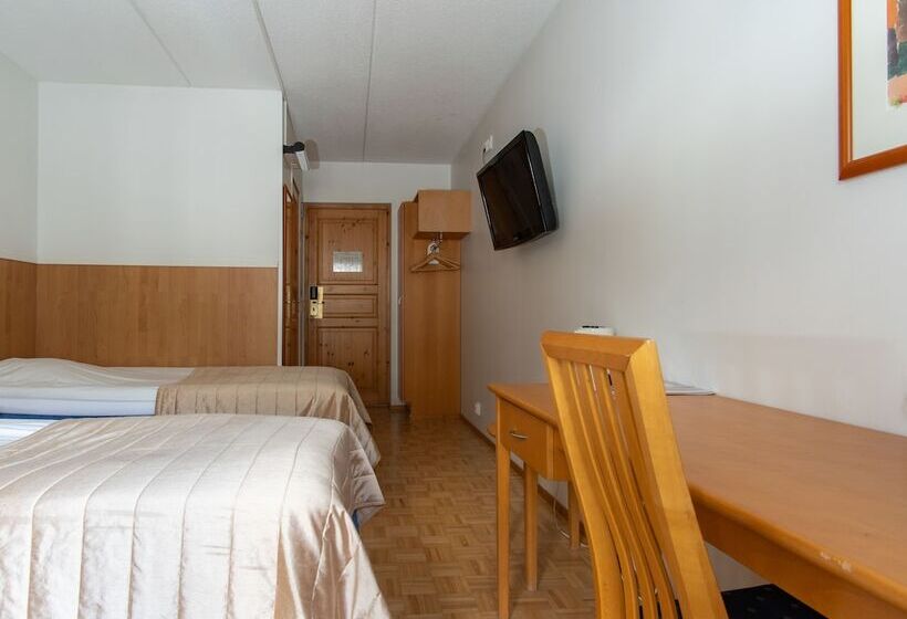Habitación Estándar, Jahtihovi