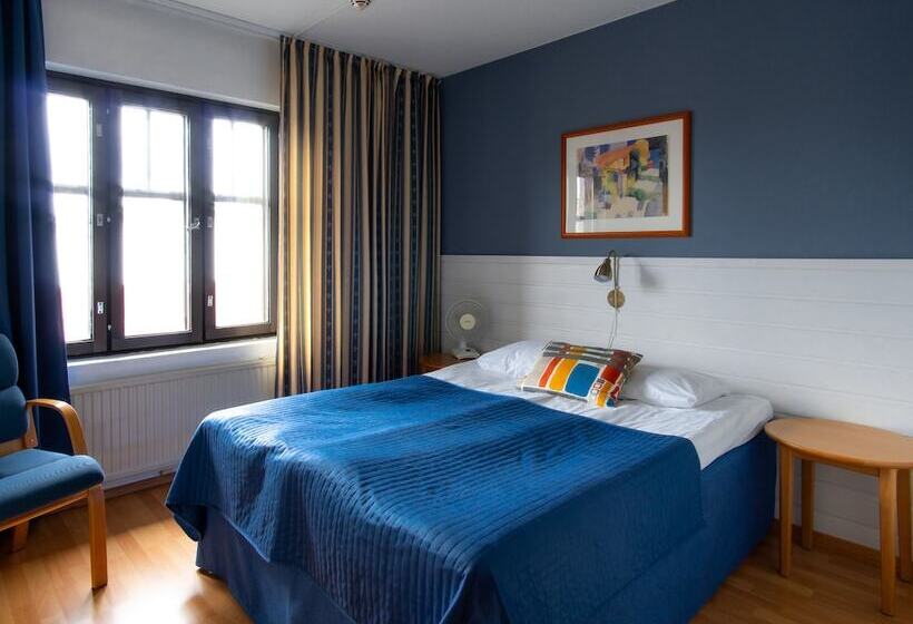 Habitación Estándar Individual, Jahtihovi