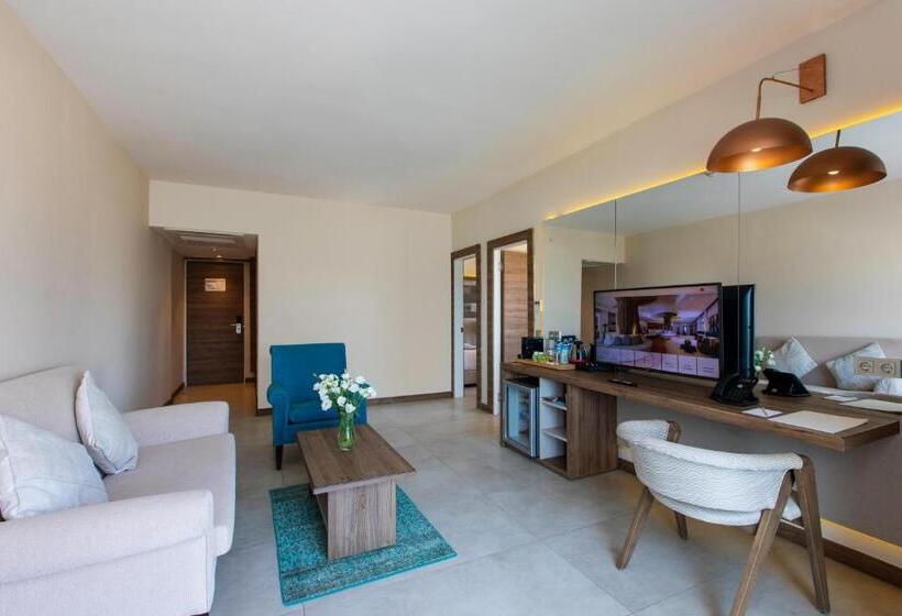 Suite, Design Plus Seya Beach