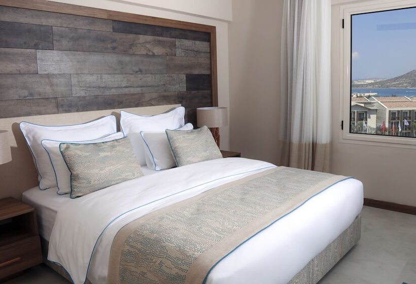 Suite, Design Plus Seya Beach