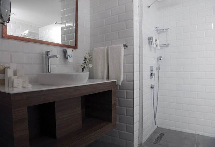 Superior Zimmer seitl. Meerblick, Design Plus Seya Beach