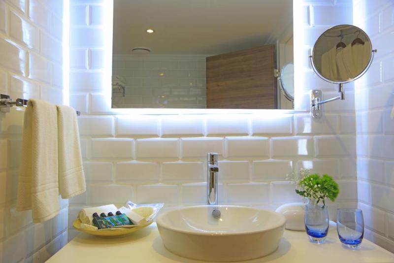 Люкс, Design Plus Seya Beach