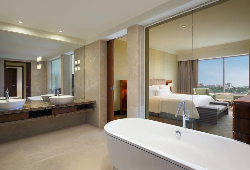 سوئیت کلاب, The Westin Pune Koregaon Park